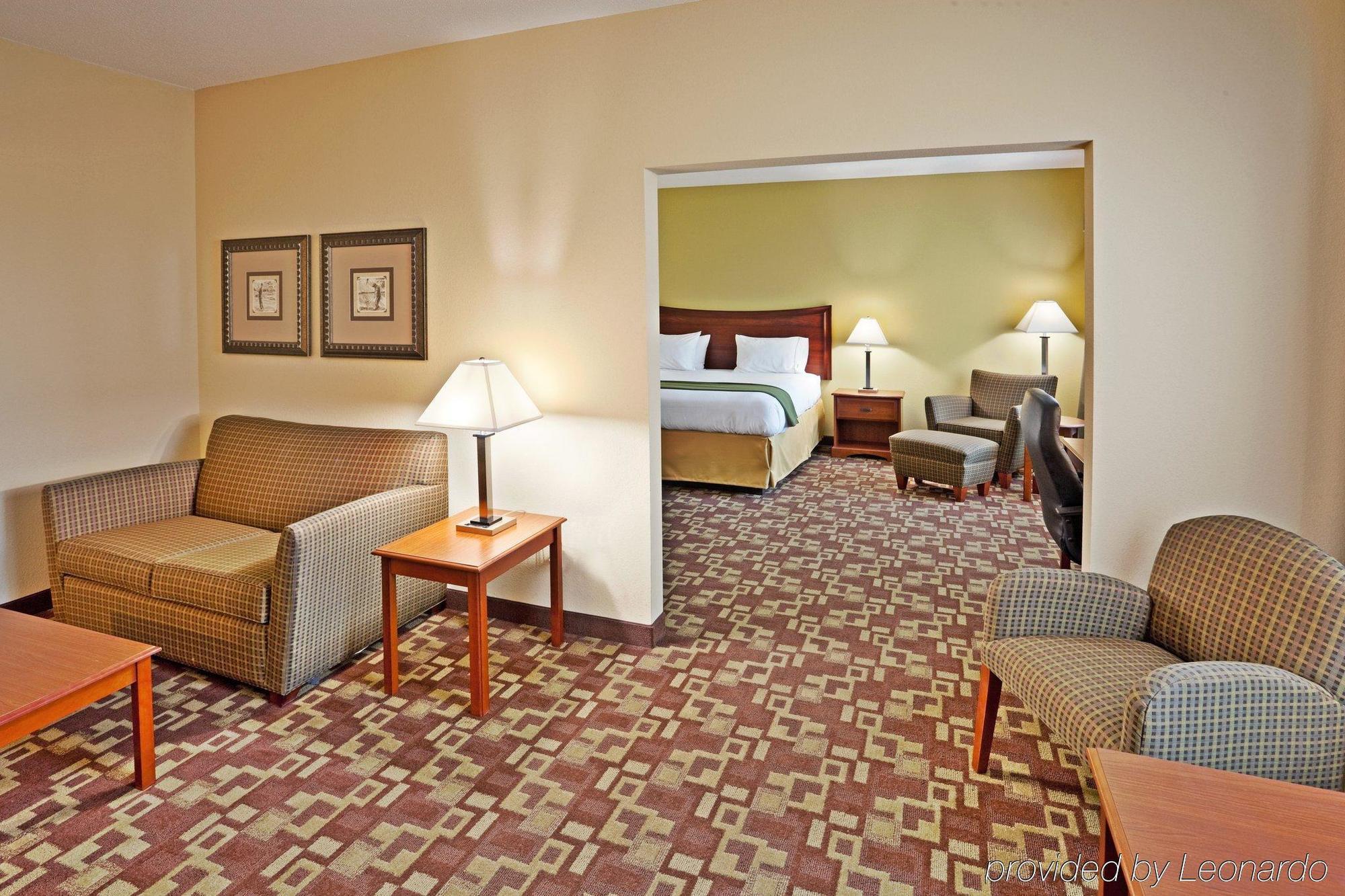 Holiday Inn Express & Suites Southern Pines-Pinehurst Area By Ihg Esterno foto