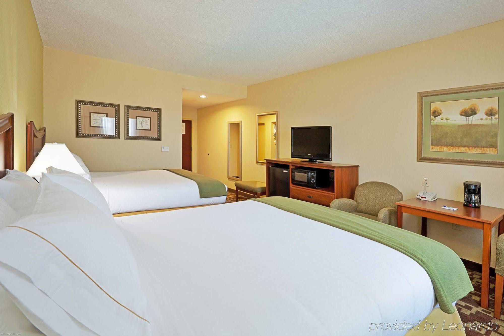 Holiday Inn Express & Suites Southern Pines-Pinehurst Area By Ihg Esterno foto